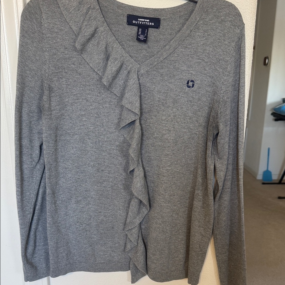 Chase Lands' End Gray Ruffled Long Sleeve Top